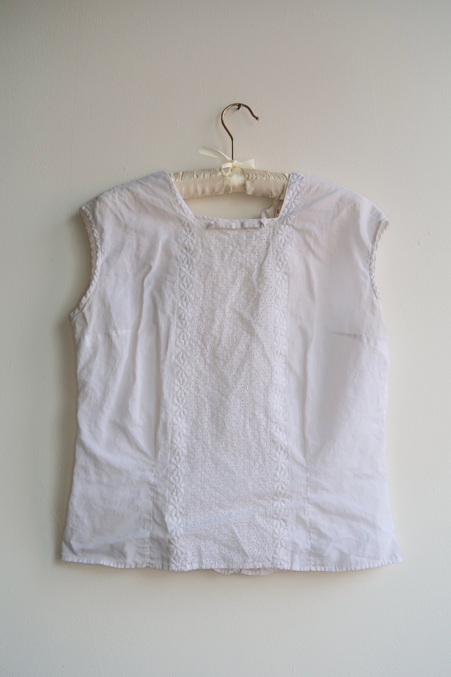 60s | White blouse