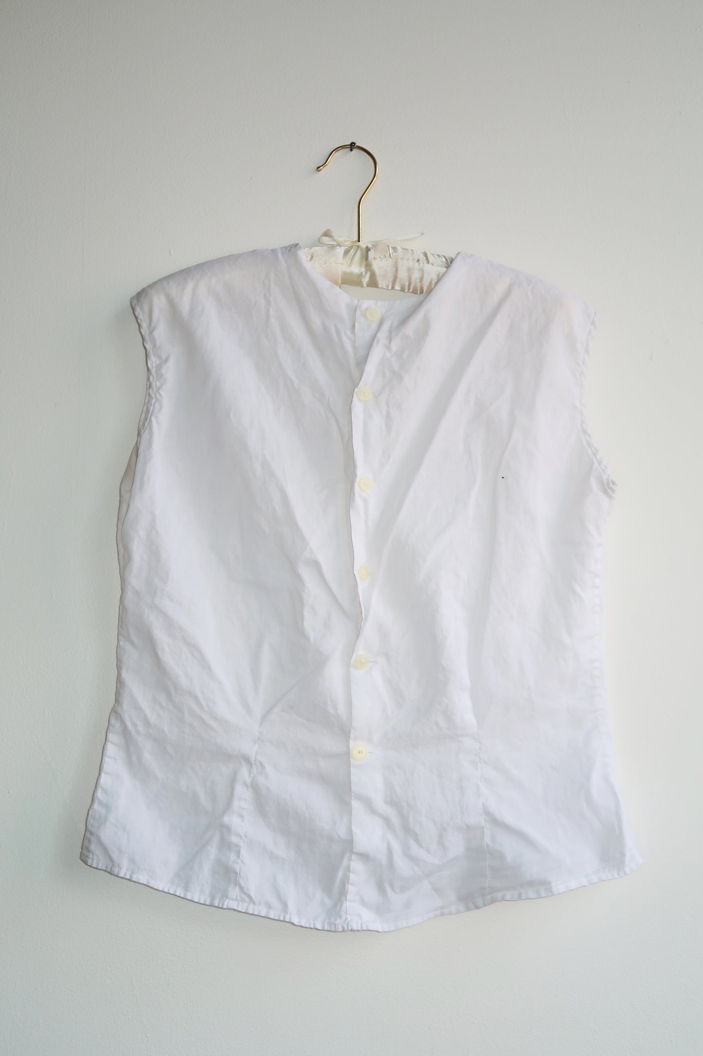 60s | White blouse