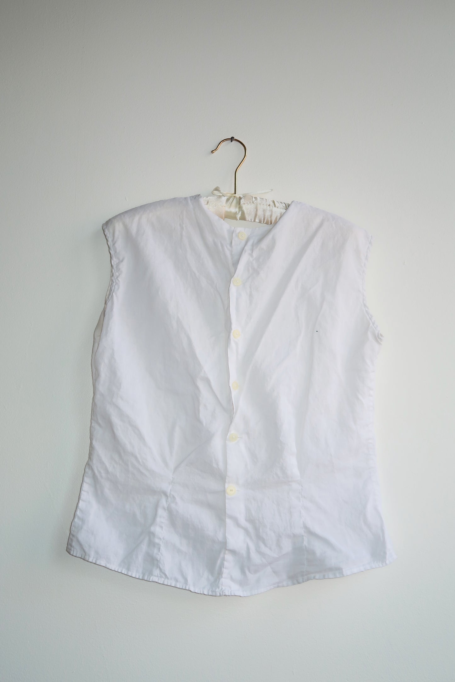 60s | White blouse